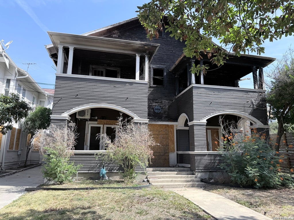 Photo of 305 W POPLAR ST, San Antonio, TX 78212 (MLS # 2015137)