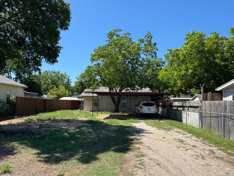 1806 Steves San Antonio TX 78210