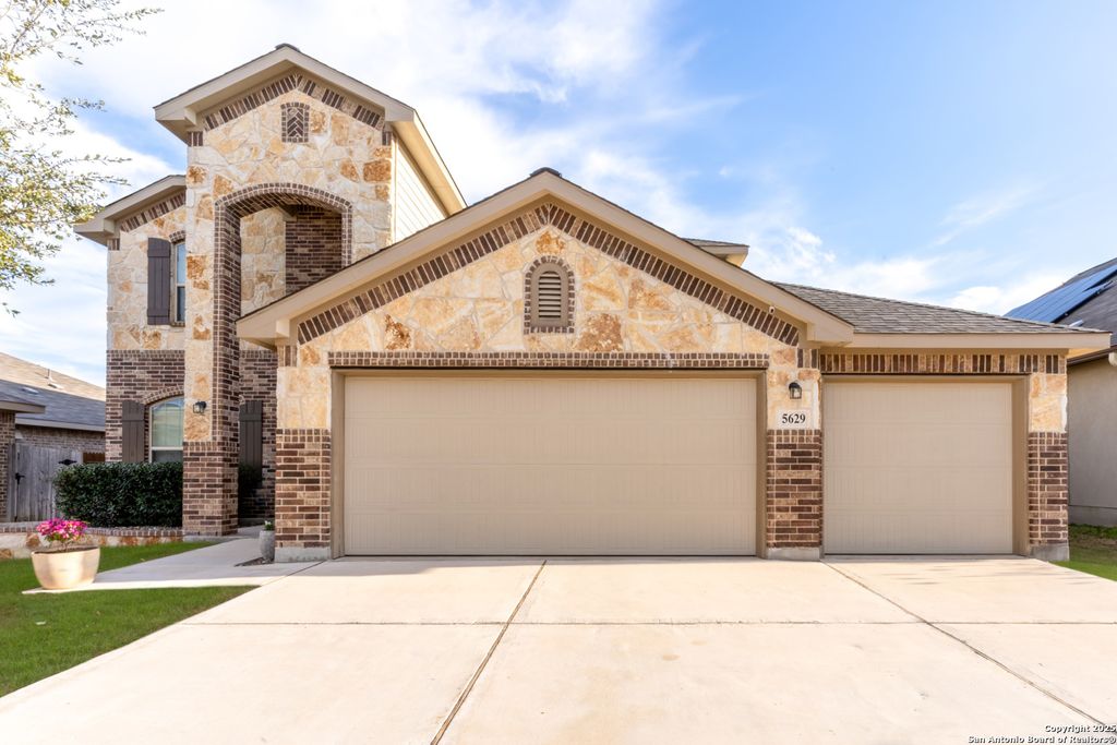 Photo of 5629 Briar, New Braunfels, TX 78132 (MLS # 1926885)