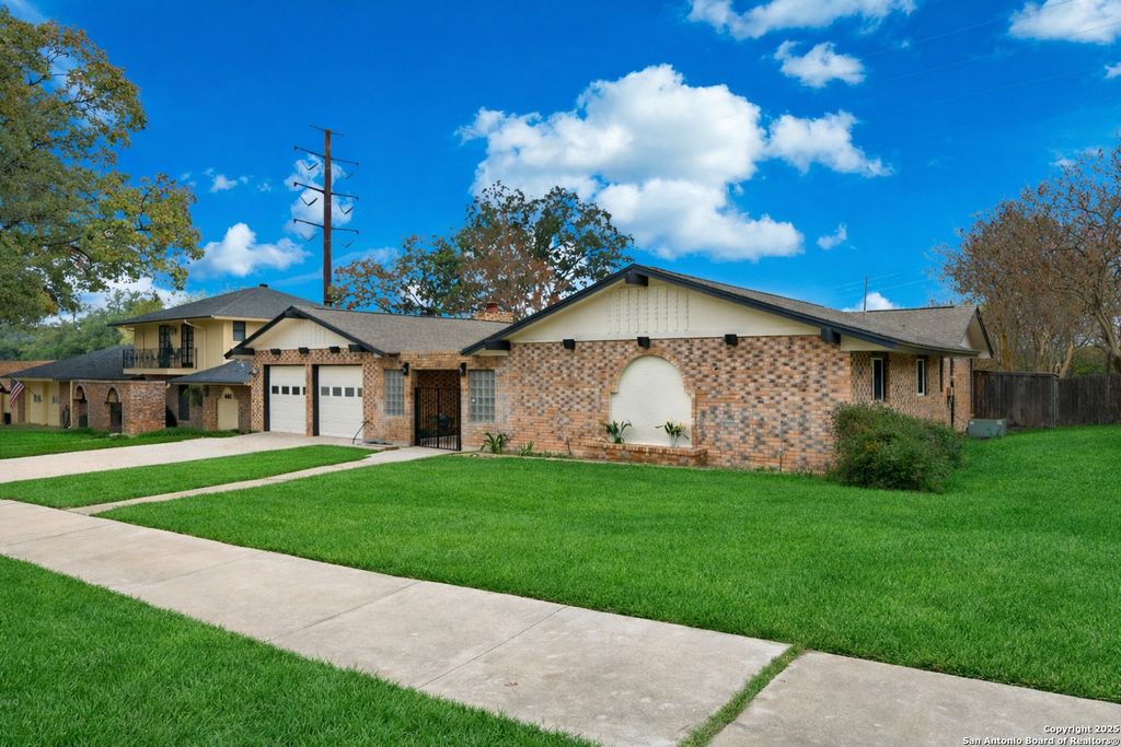 Photo of 6431 Red Jacket, Leon Valley, TX 78238 (MLS # 1930356)