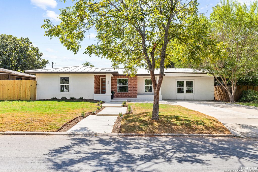 Photo of 534 Brightwood Pl, San Antonio, TX 78209 (MLS # 1920804)