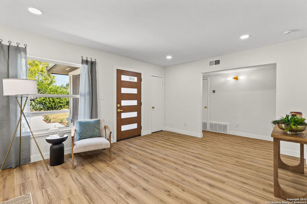 Photo of 534 Brightwood Pl, San Antonio, TX 78209 (MLS # 1920804)