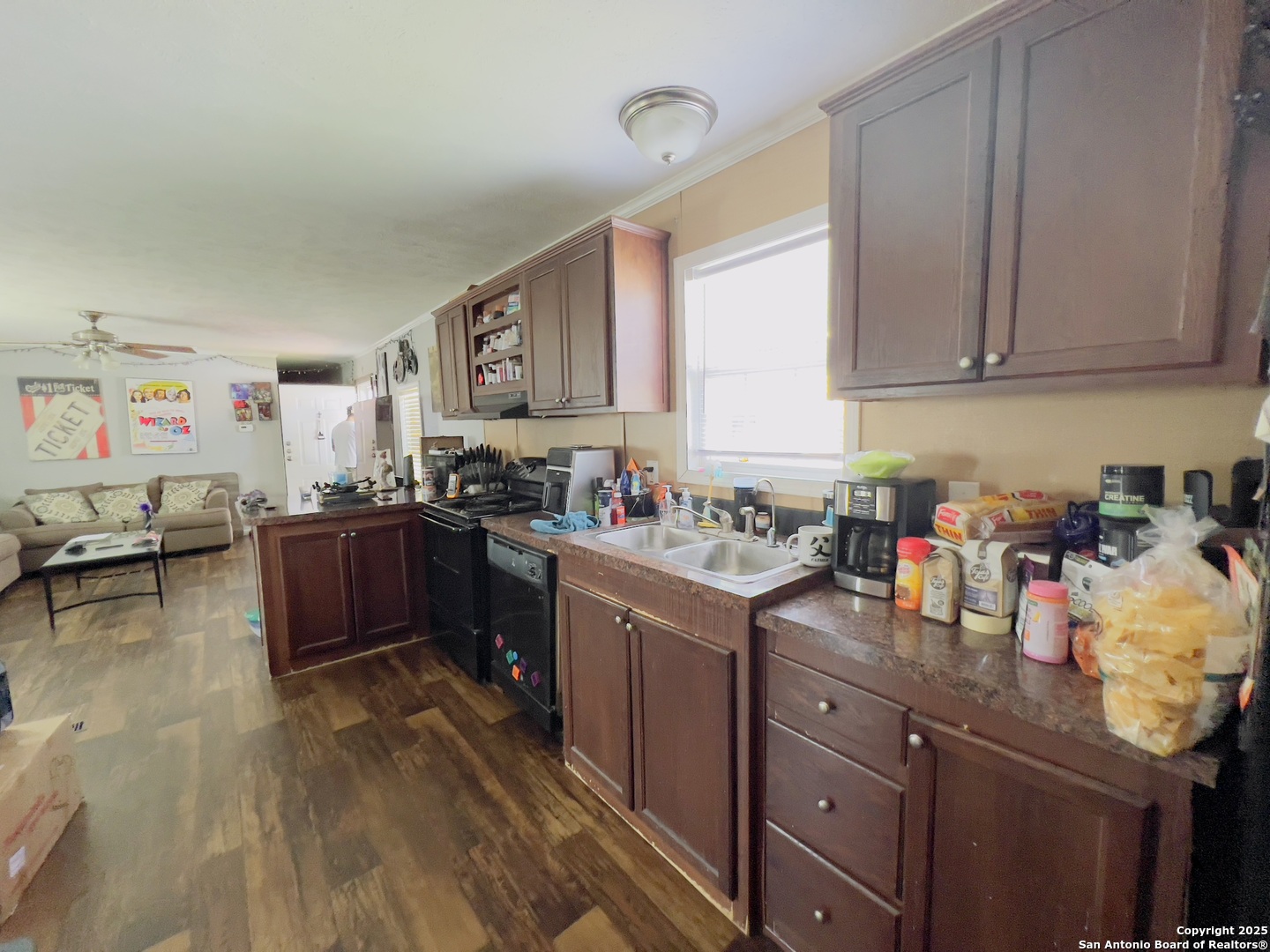 2156 Rose Sharon