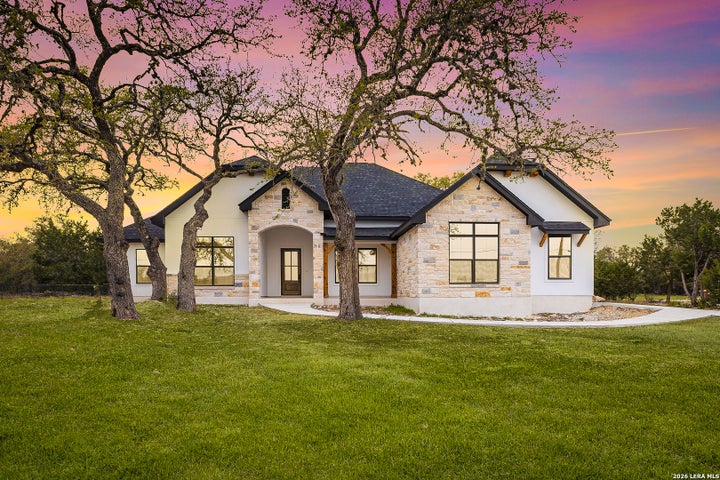 Photo 1 of 46 — 220 TOUCAN DR, Spring Branch, TX 78070