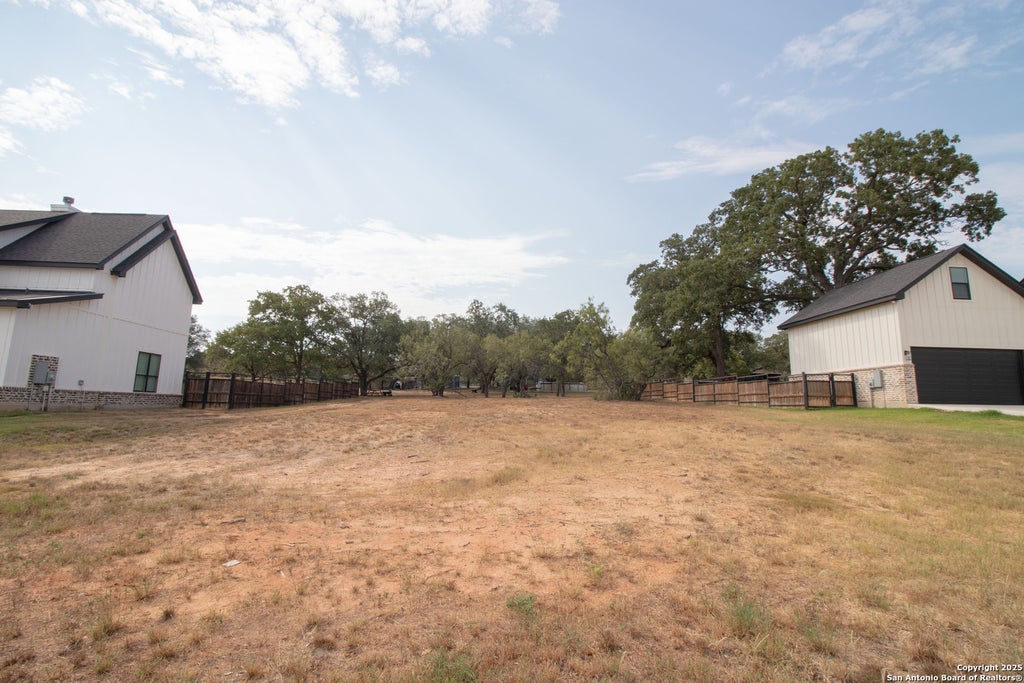 Photo of 129 Bayberry Court, La Vernia, TX 78121 (MLS # 1894512)