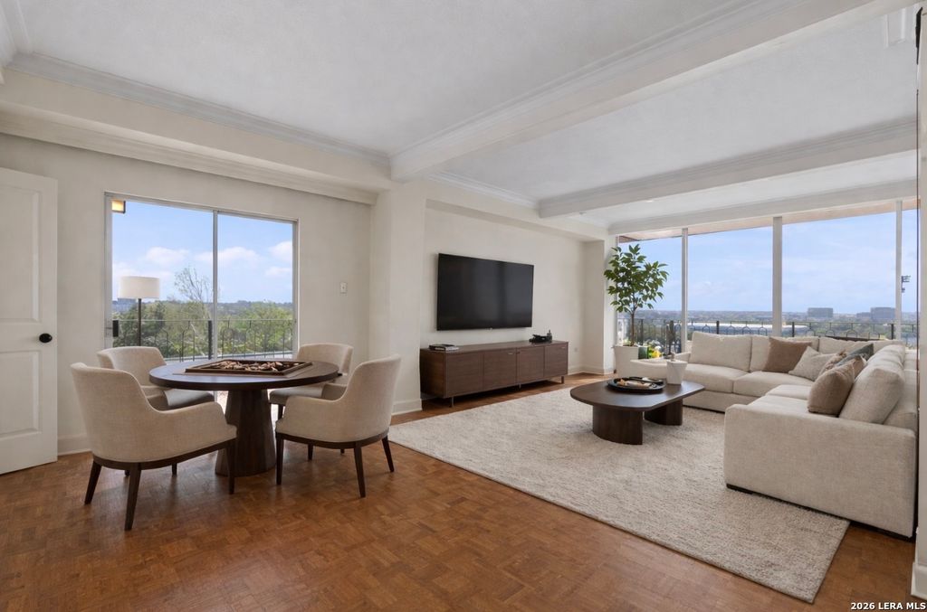 Photo of 700 Hildebrand 301 #301, San Antonio, TX 78212 (MLS # 1935396)