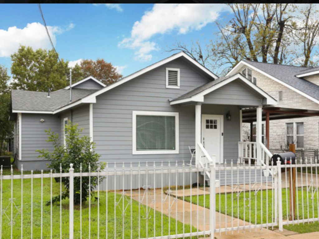 Photo of 508 Thompson, San Antonio, TX 78225 (MLS # 1947100)