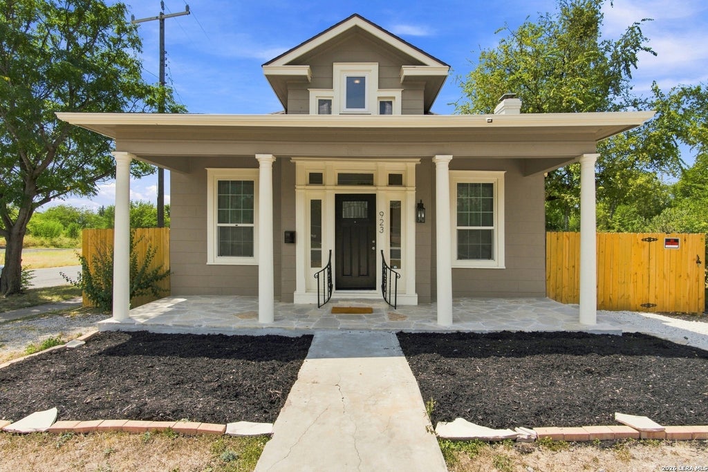 Photo of 923 SAINT ANTHONY AVE, San Antonio, TX 78210 (MLS # 2013047)