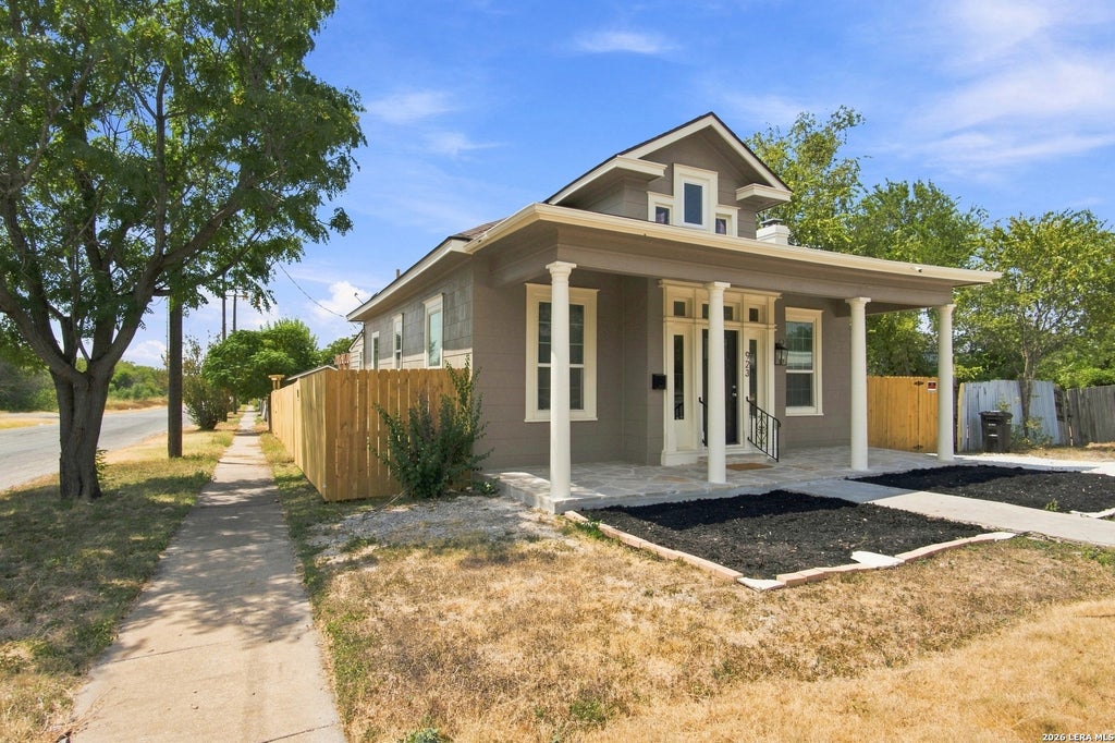 Photo of 923 SAINT ANTHONY AVE, San Antonio, TX 78210 (MLS # 2013047)