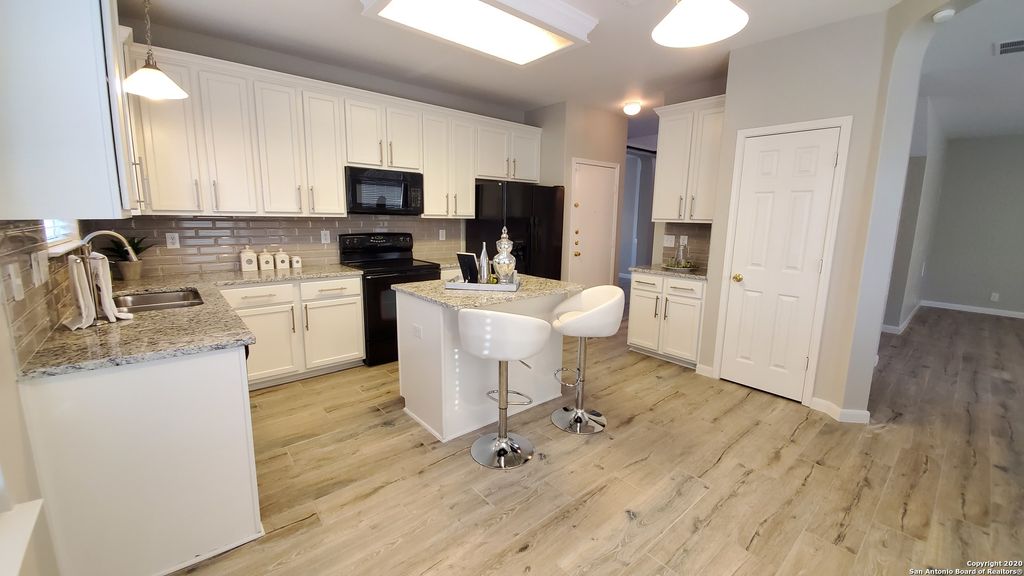 Photo of 120 EAGLE FLIGHT, Cibolo, TX 78108 (MLS # 1923556)