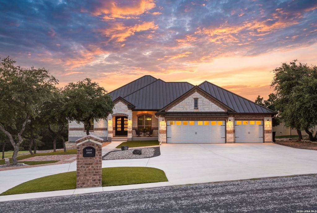 Photo of 25814 ECHO MTN, San Antonio, TX 78260 (MLS # 1996580)