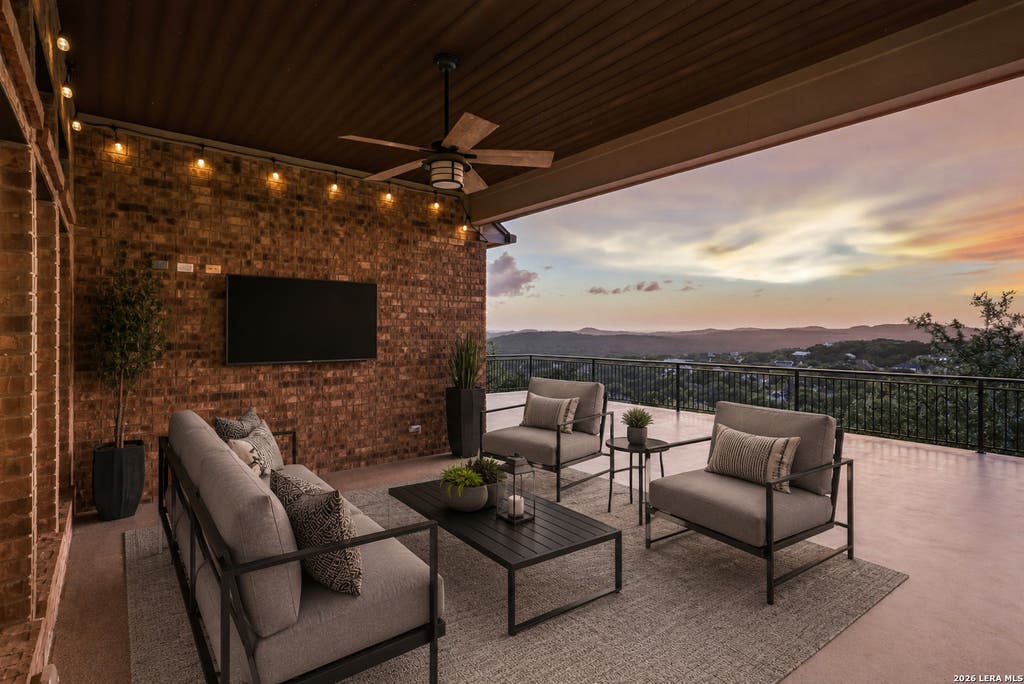 Photo of 25814 ECHO MTN, San Antonio, TX 78260 (MLS # 1996580)