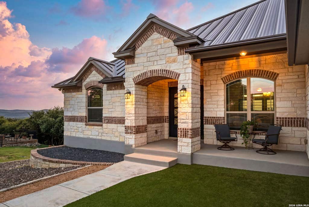 Photo of 25814 ECHO MTN, San Antonio, TX 78260 (MLS # 1996580)