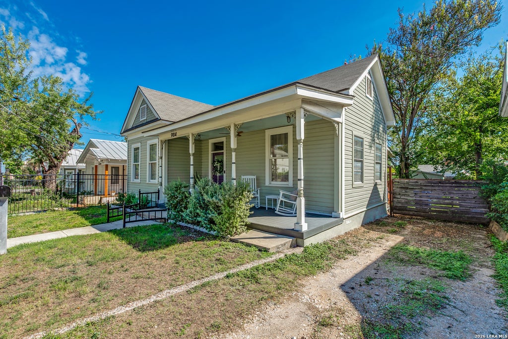 Photo of 904 N PINE ST, San Antonio, TX 78202 (MLS # 2020000)