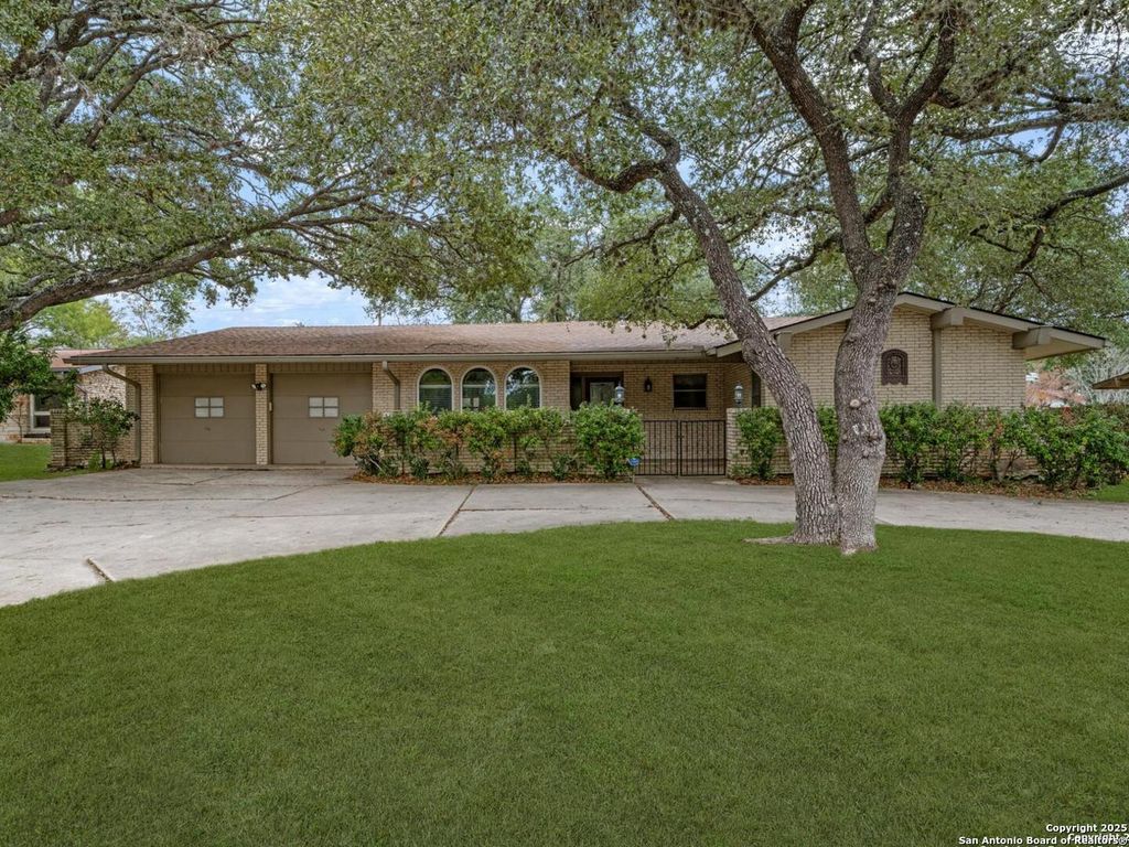 Photo of 8718 Midcrown, Windcrest, TX 78239 (MLS # 1926236)