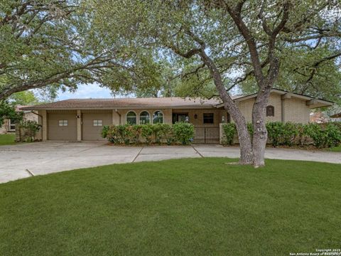 8718 Midcrown Windcrest TX 78239