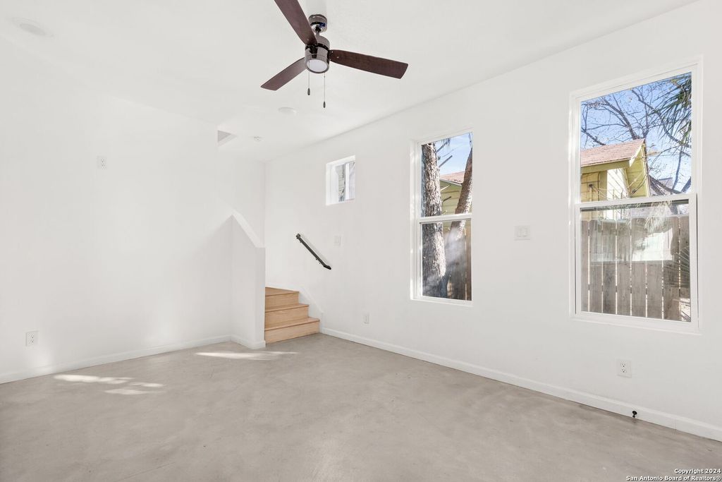 Photo of 1005 Essex 202 #202, San Antonio, TX 78210 (MLS # 1955203)