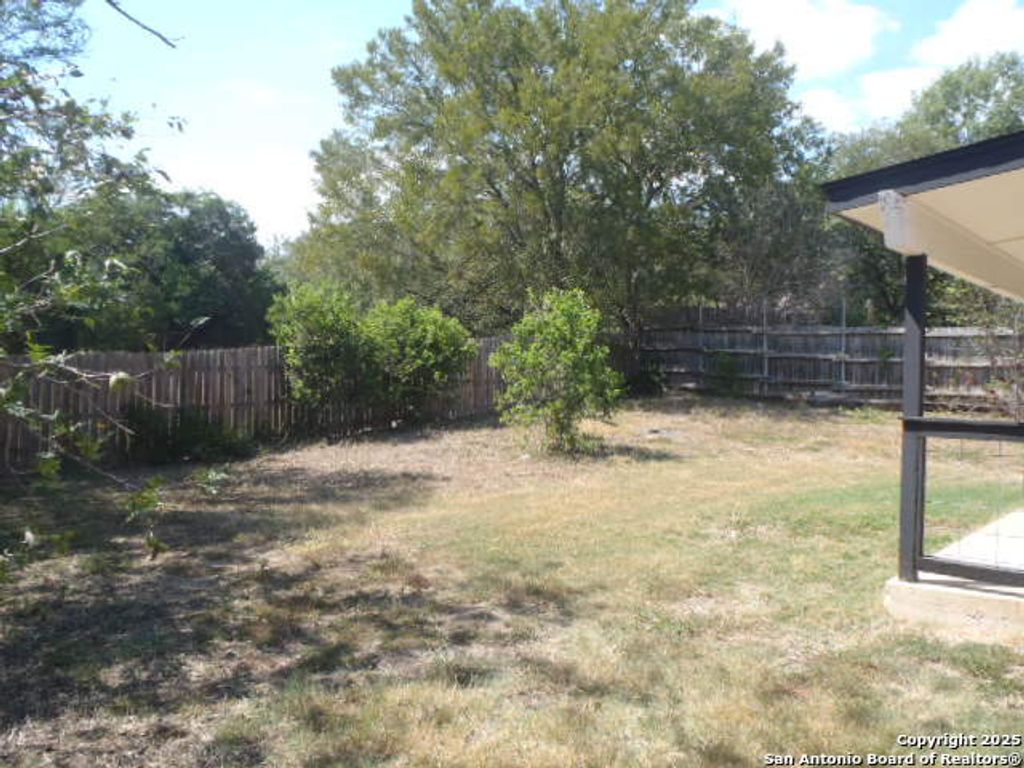 Photo of 923 Springhill Dr, New Braunfels, TX 78130 (MLS # 1919151)
