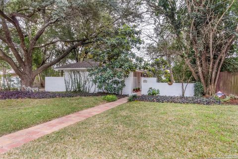 724 EVENTIDE DR Terrell Hills TX 78209