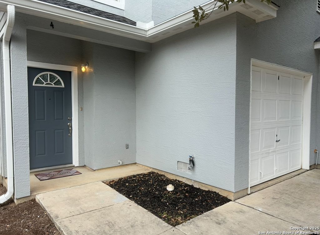 Photo of 7811 KINGSBURY WOOD 4 #4, San Antonio, TX 78240 (MLS # 1921239)