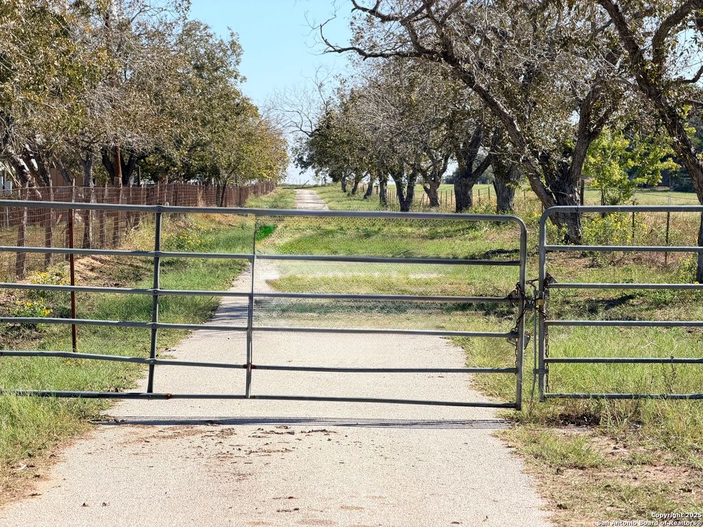 Photo of 2880 2nd, Pleasanton, TX 78064 (MLS # 1921651)