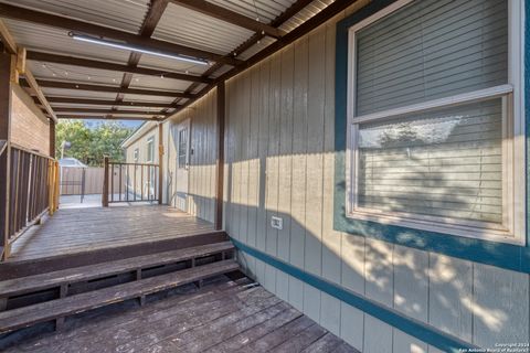 A home in Carrizo Springs