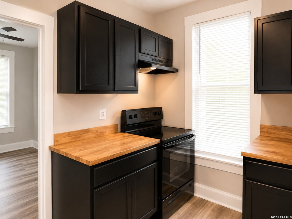 Photo of 215 S BRAZOS ST, San Antonio, TX 78207 (MLS # 1991636)
