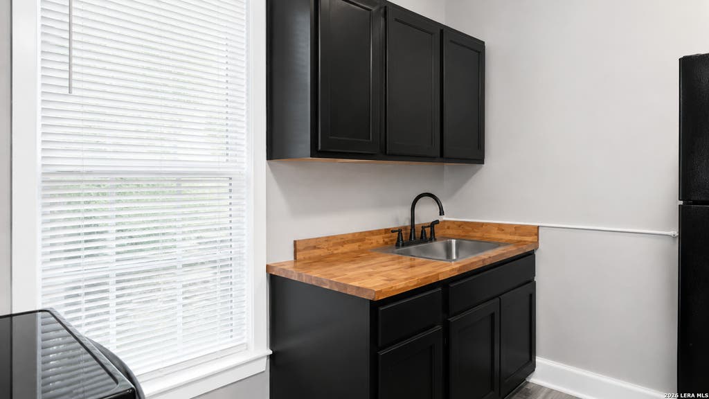 Photo of 215 S BRAZOS ST, San Antonio, TX 78207 (MLS # 1991636)