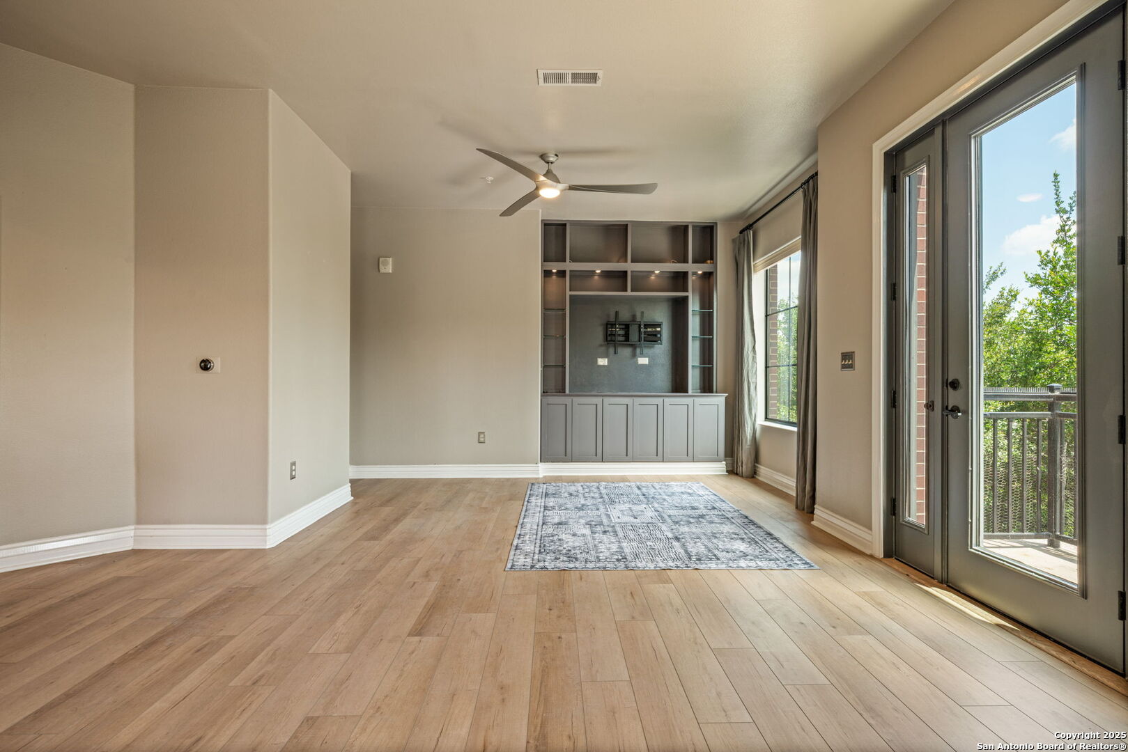 215 Center APT 3