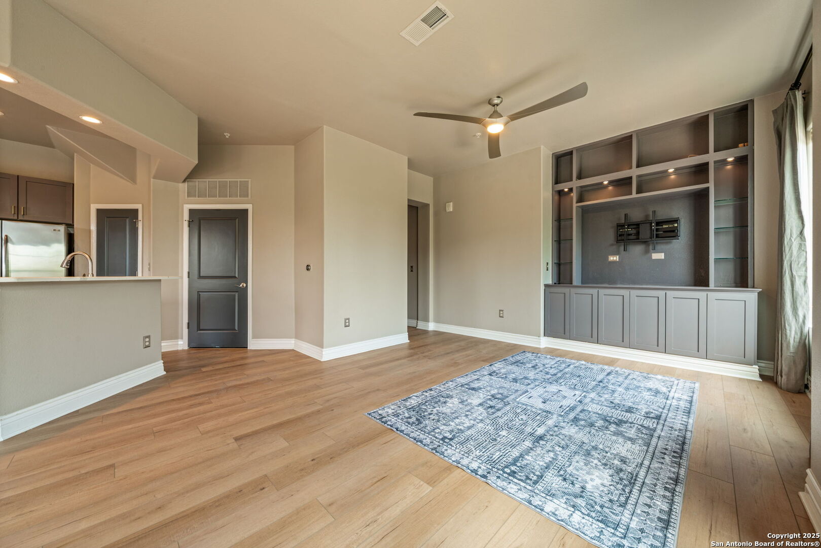 215 Center APT 3