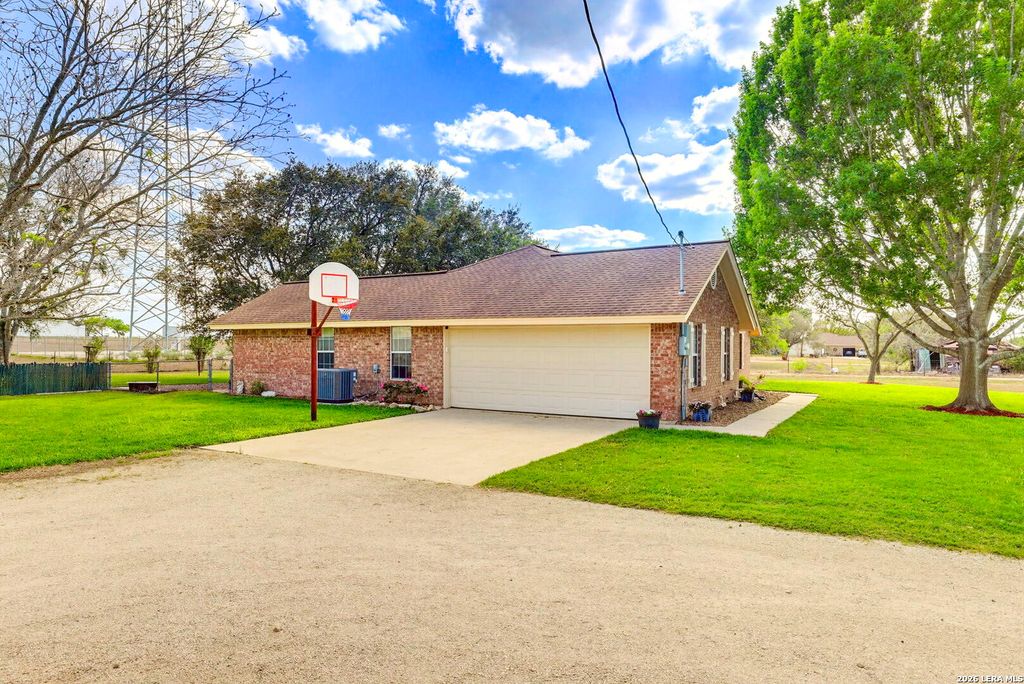 Photo of 8416 Fm 541, Stockdale, TX 78160 (MLS # 1953750)