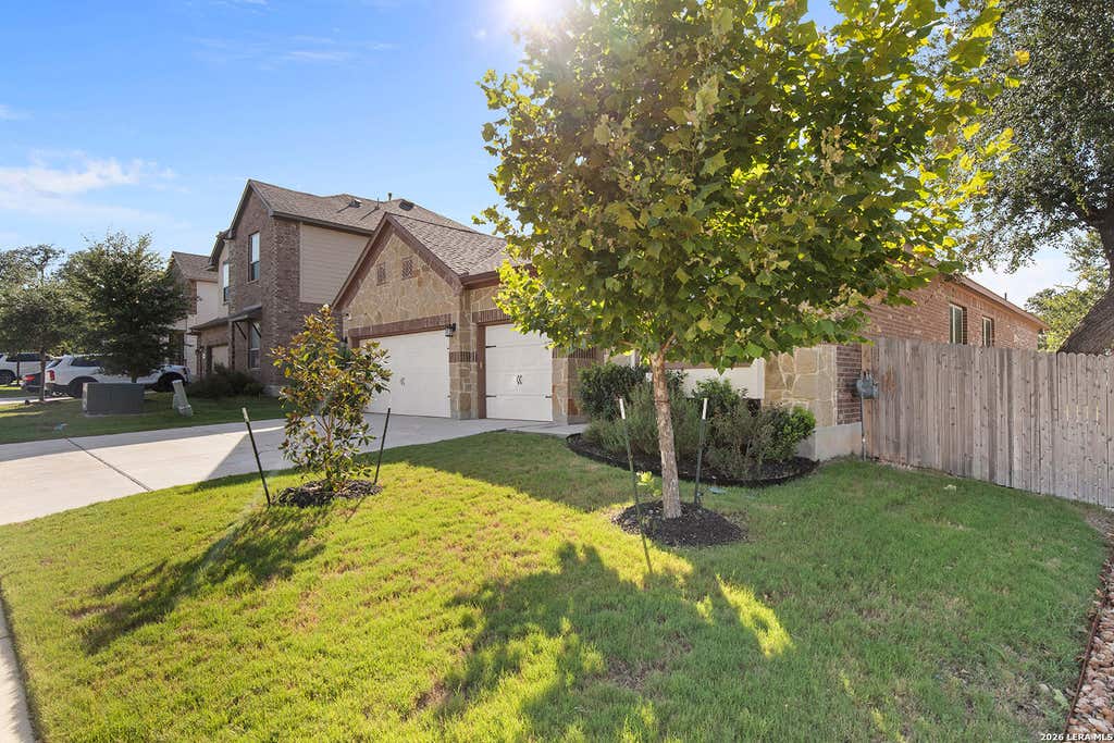 Photo of 9015 Mendrin Rdg, Fair Oaks Ranch, TX 78015 (MLS # 2006035)