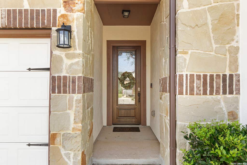 Photo of 9015 Mendrin Rdg, Fair Oaks Ranch, TX 78015 (MLS # 2006035)