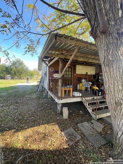 A home in Blanco