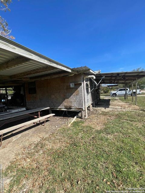 A home in Blanco