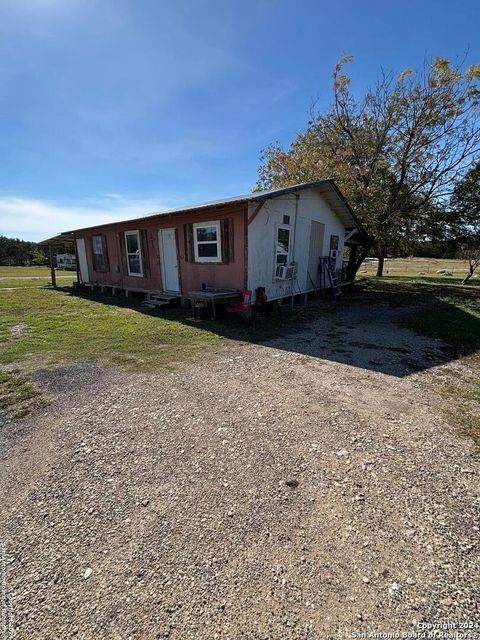 A home in Blanco