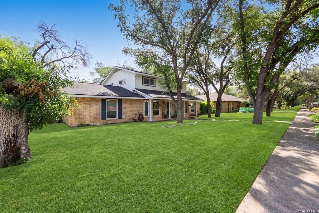 Photo of 631 Briar Oak St, San Antonio, TX 78216 (MLS # 1992664)