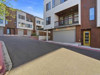 Townhouse at 102 Tendick 901