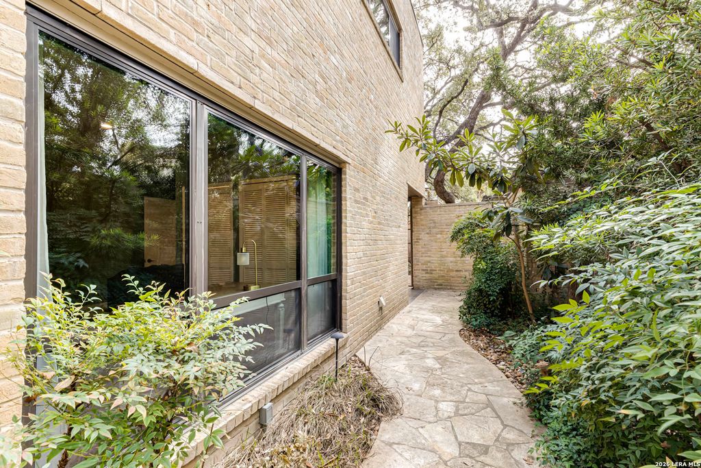 Photo of 7110 Poniente E #E, San Antonio, TX 78209 (MLS # 1943942)