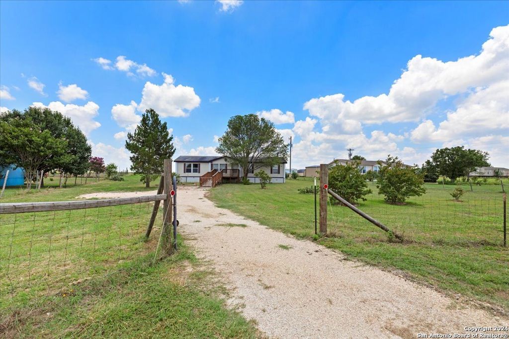 Photo of 4339 stagecoach, Seguin, TX 78155 (MLS # 1892280)