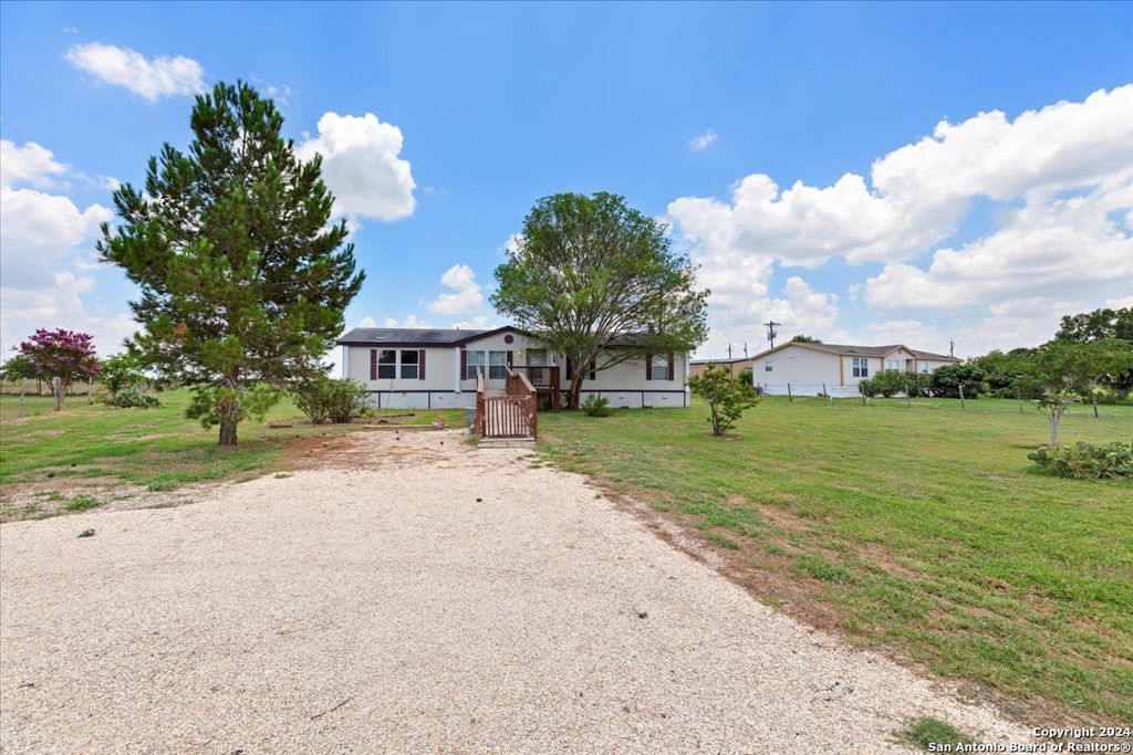 Photo of 4339 stagecoach, Seguin, TX 78155 (MLS # 1892280)