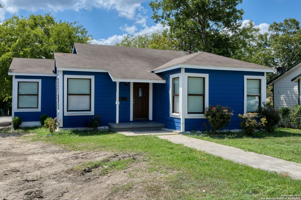 Photo of 910 Halliday, San Antonio, TX 78210 (MLS # 1866766)