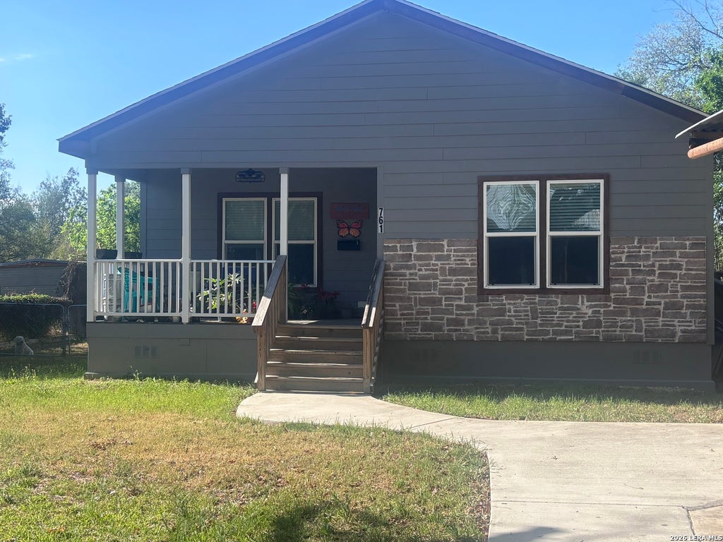 Photo of 761 Baker, Seguin, TX 78155 (MLS # 1956979)