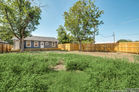 A home in Hondo