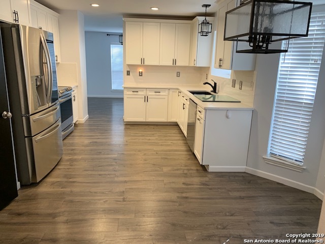 Search 2721 Poplar Grove