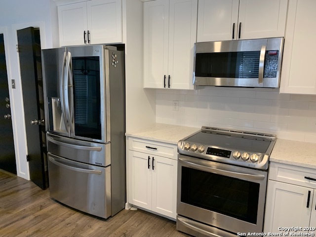 Search 2721 Poplar Grove