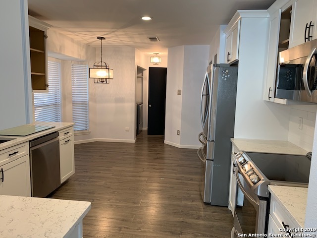 Search 2721 Poplar Grove