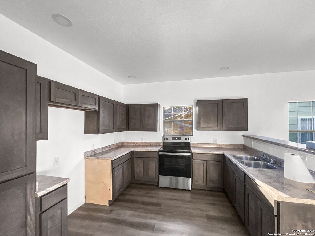 Photo of 214 Preston Avenue, San Antonio, TX 78210 (MLS # 1847245)