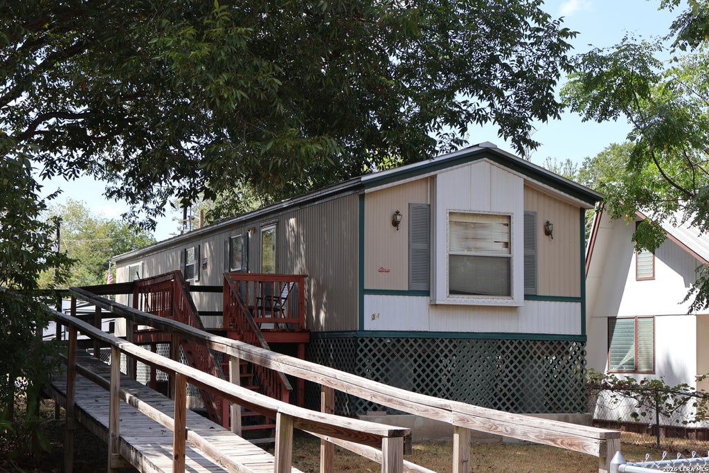 Photo of 341 Meadow Lake, Seguin, TX 78155 (MLS # 2013965)