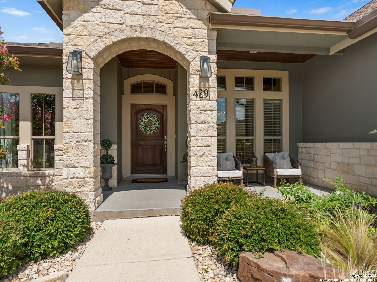 429 English Oaks